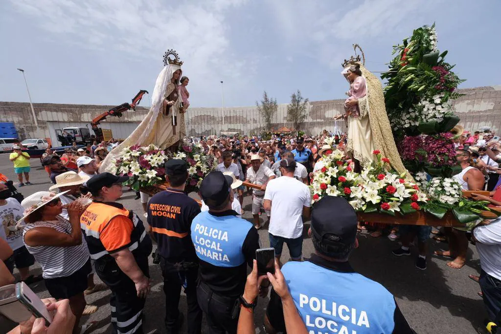 Imagen secundaria 1 - La Virgen del Carmen de Mogán se reencuentra con la de Arguineguín