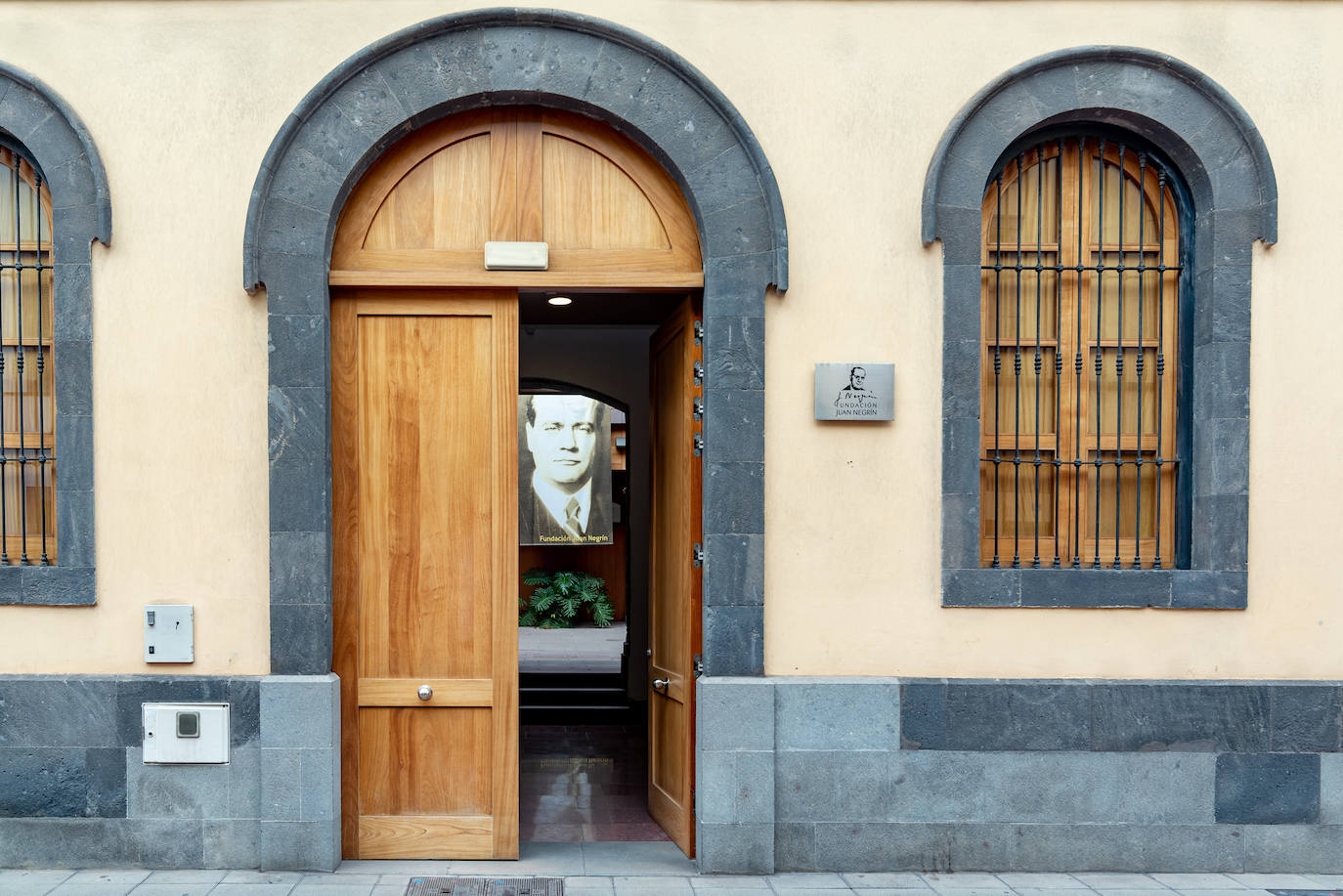 Fotos: La ministra de Sanidad visita la Fundación Juan Negrín