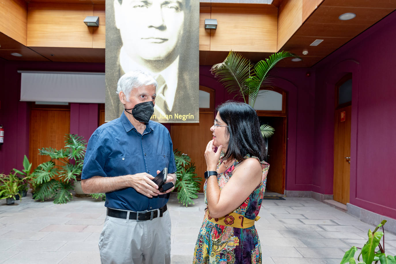 Fotos: La ministra de Sanidad visita la Fundación Juan Negrín