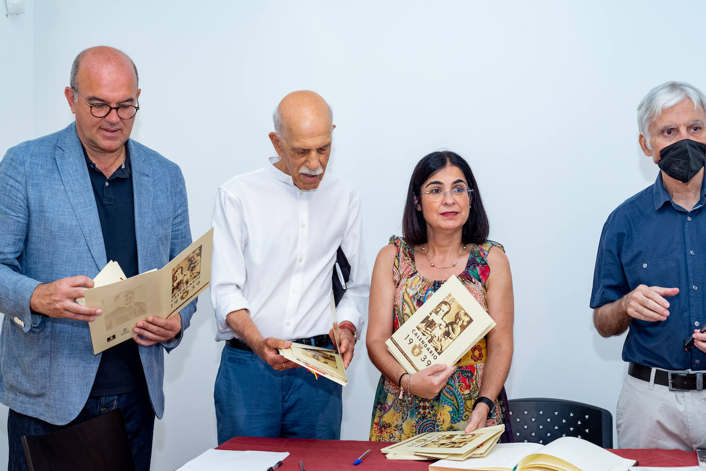 Fotos: La ministra de Sanidad visita la Fundación Juan Negrín