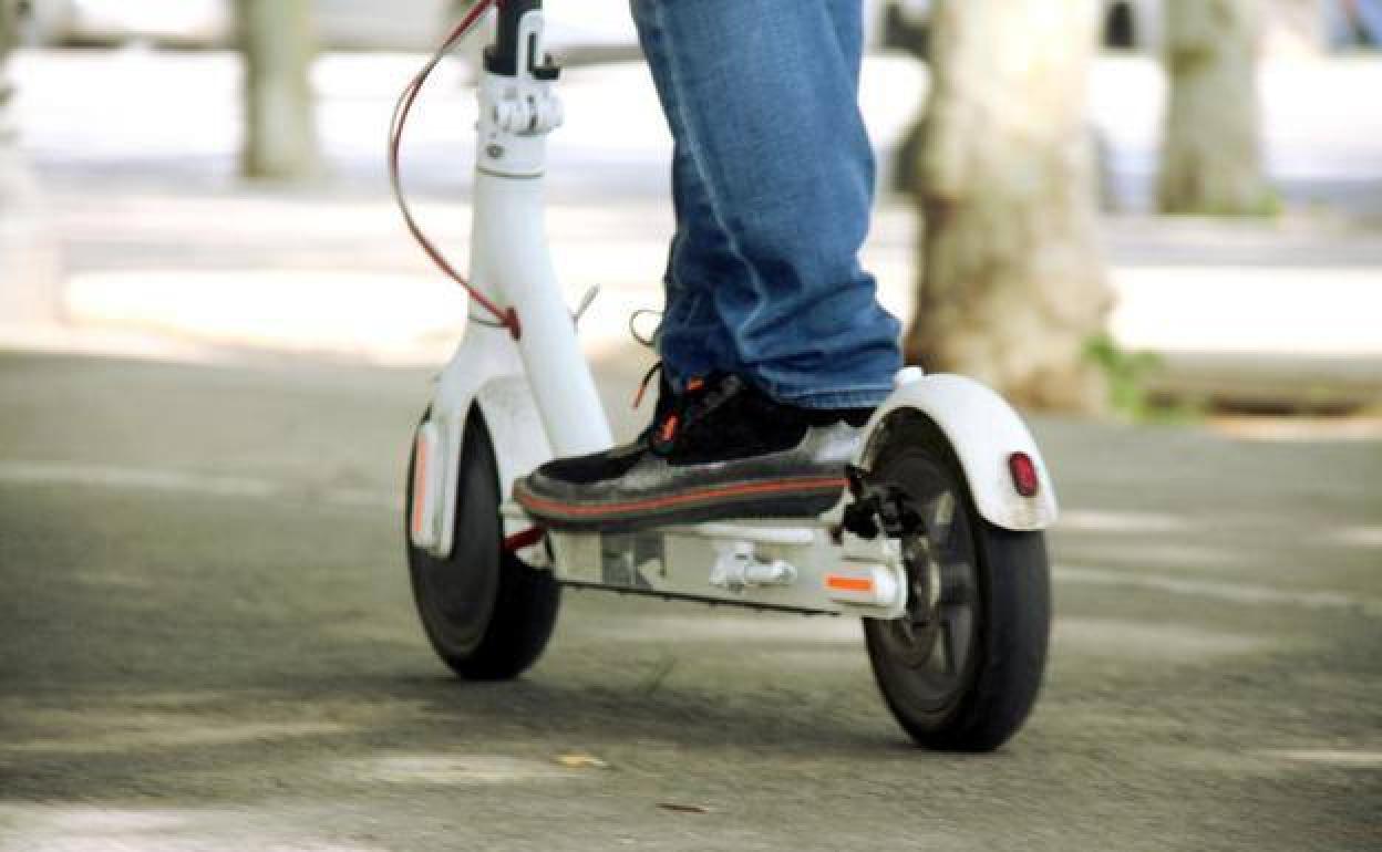 Entregan el patinete del accidente de los dos jóvenes en Lomo Magullo