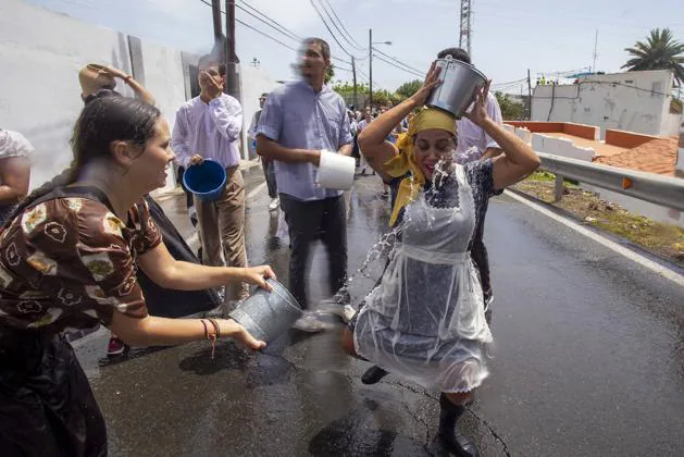 Fotos: La alegría vuelve a Lomo Magullo con la Traída