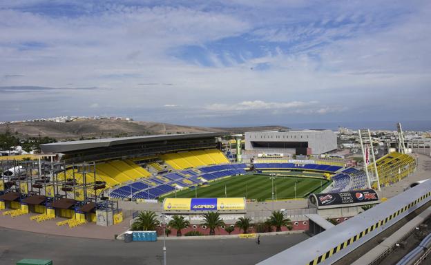 Vista del Estadio de Gran Canaria, en primer plano, y del Gran Canaria Arena, detrás. 