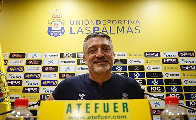 El técnico de la UD, en su comparecencia de este viernes. 