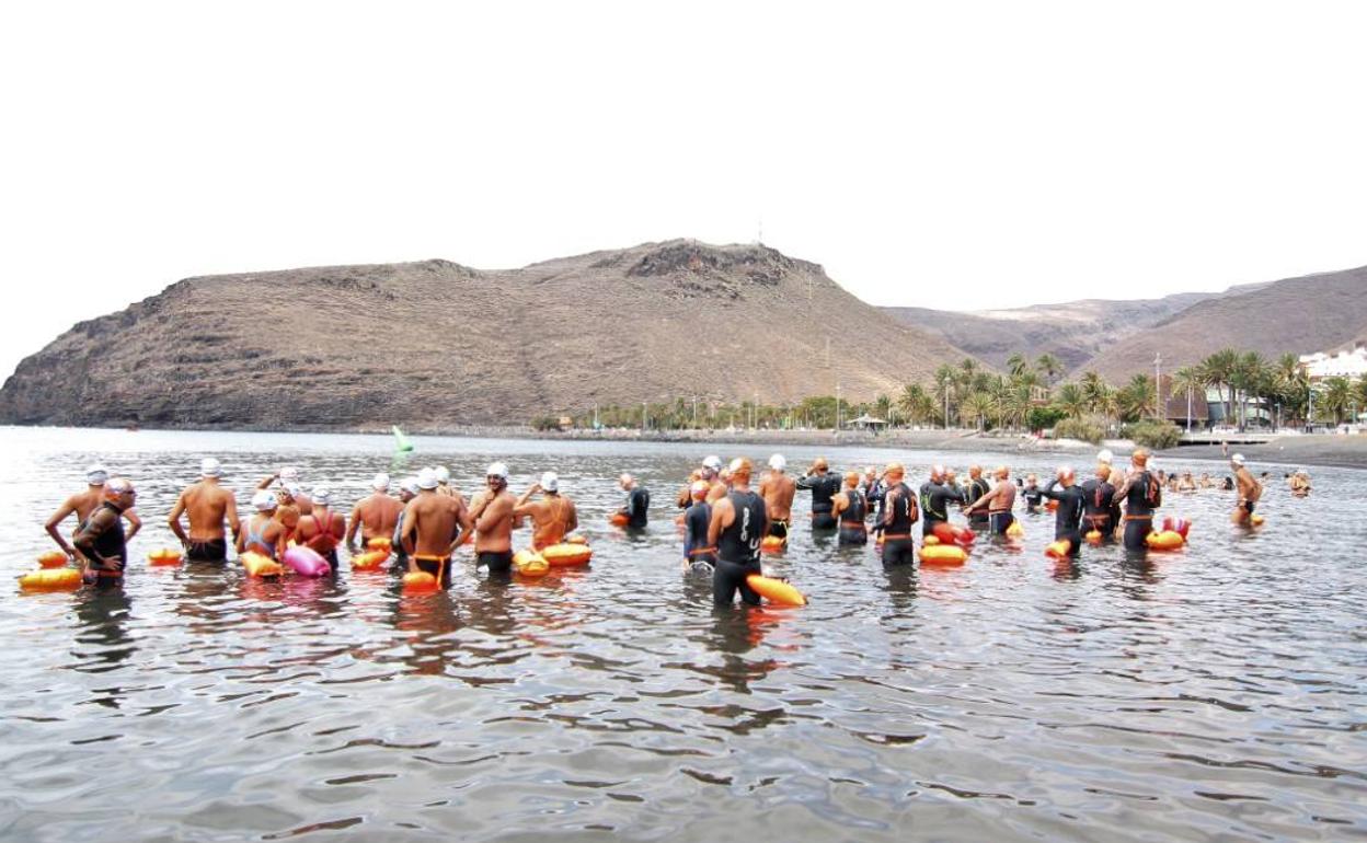 Salida de los nadadores. 