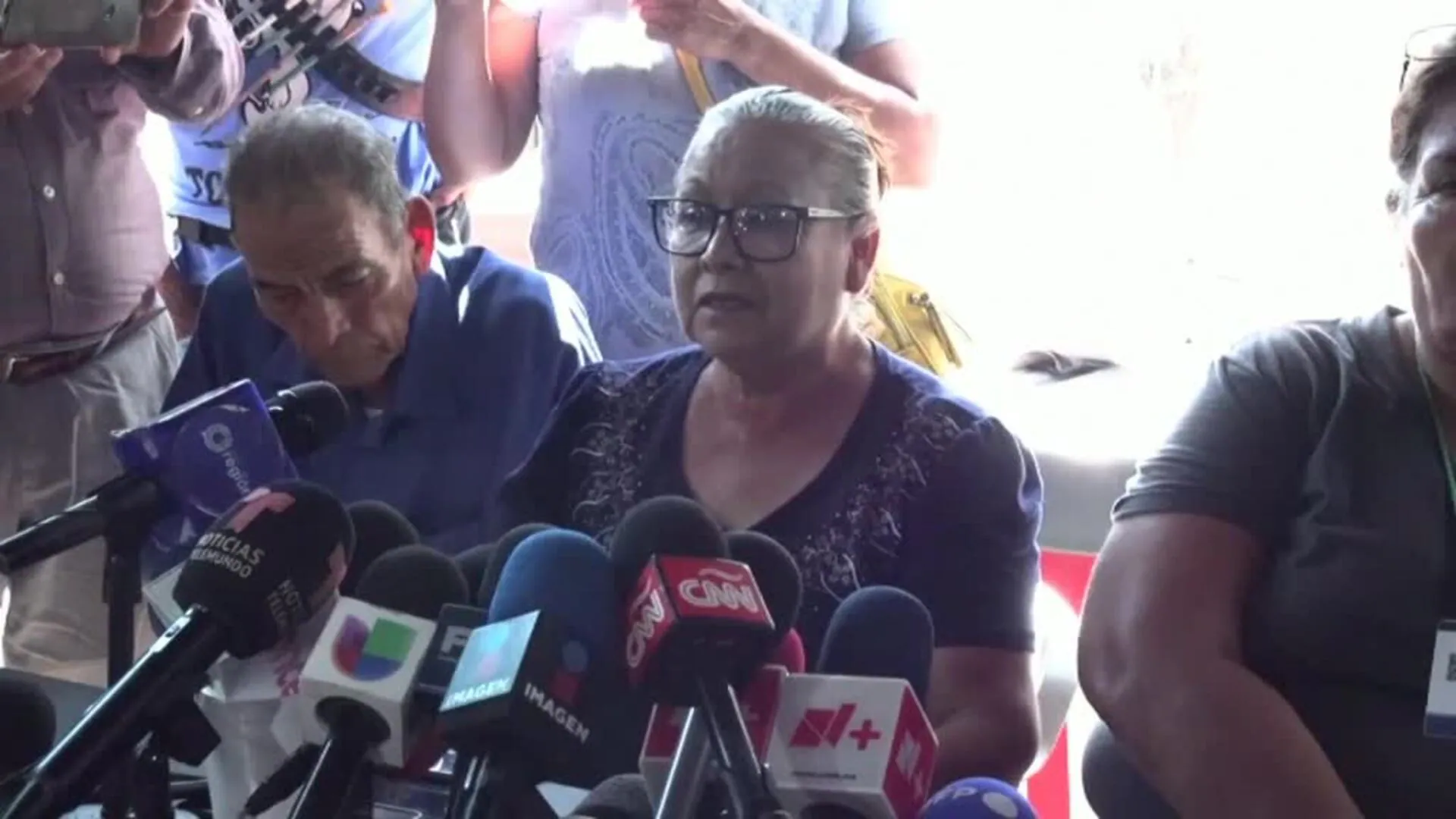 Familiares de los mineros atrapados en México culpan de inacción al Gobierno