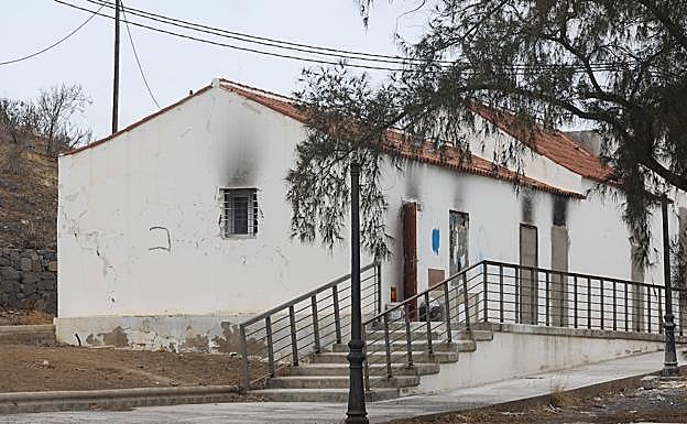 Imagen del cuarto, donde debería haber un tanatorio, antes de que la pareja pintase la fachada. 