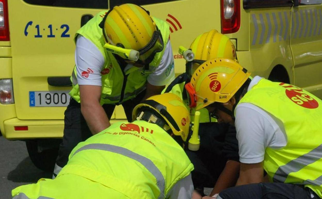 Motorista herido al colisionar contra un coche en la capital grancanria