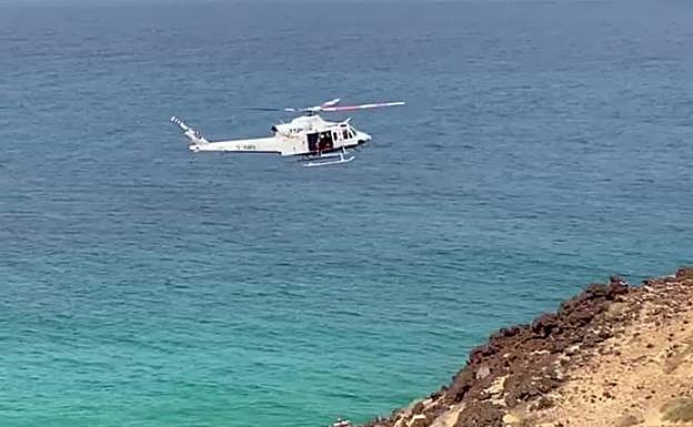 Helicóptero durante el rescate. 