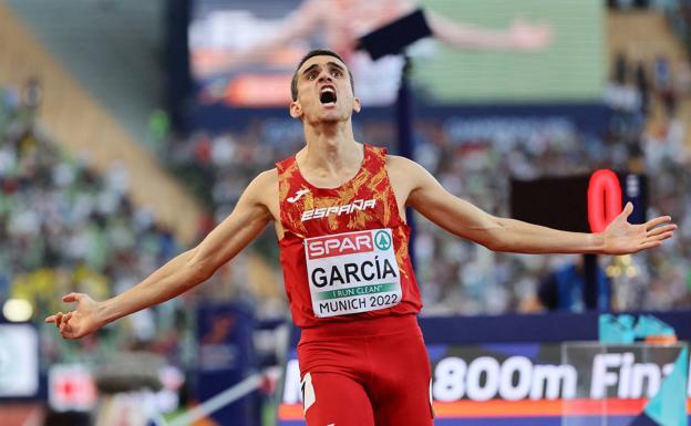 Mariano García celebra su triunfo en la final de los 800 metros, este domingo en el Olympiastadion de Múnich
