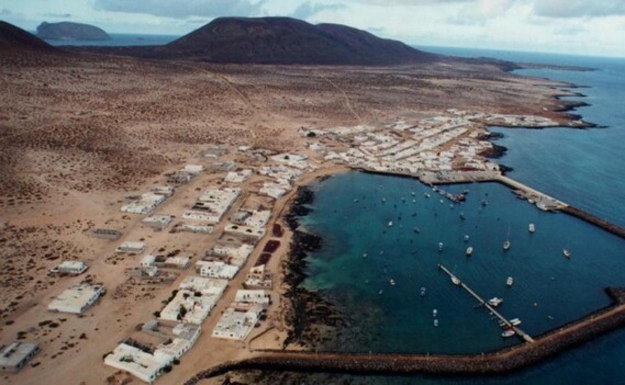 Caleta de Sebo, capital de La Graciosa. 