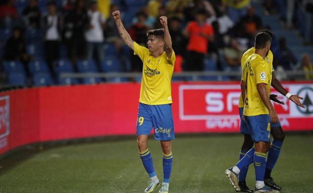 Marc Cardona celebrando uno de sus goles frente al Andorra. 