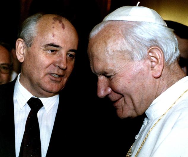 Gorbachov y el papa Juan Pablo II, en 2000.