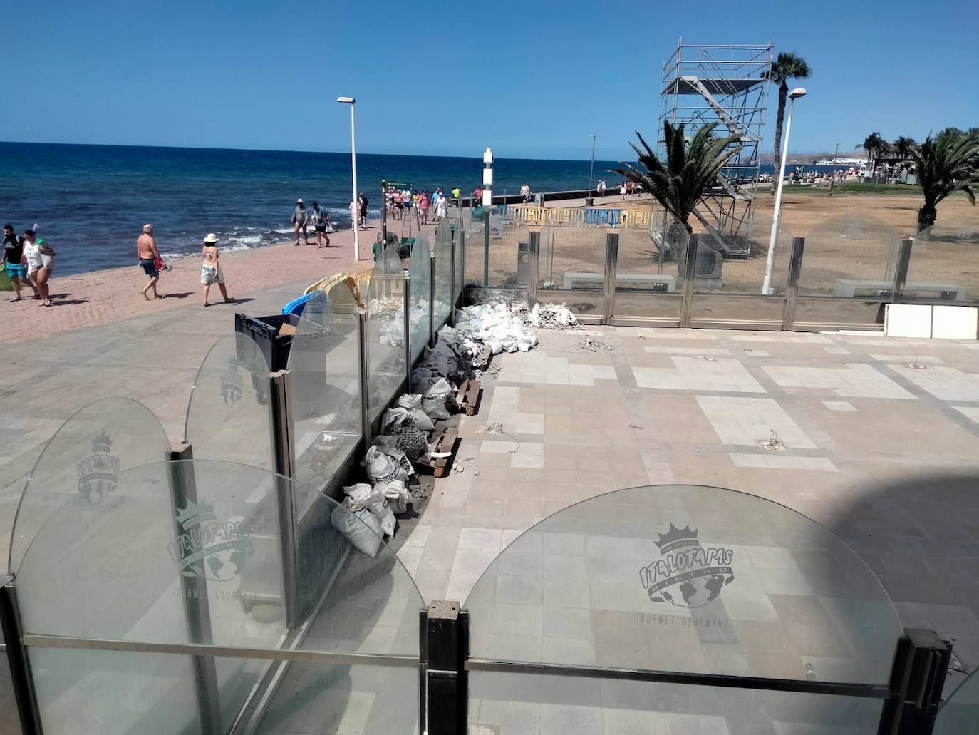 Imagen principal - El PP denuncia el abandono del entorno del Faro de Maspalomas