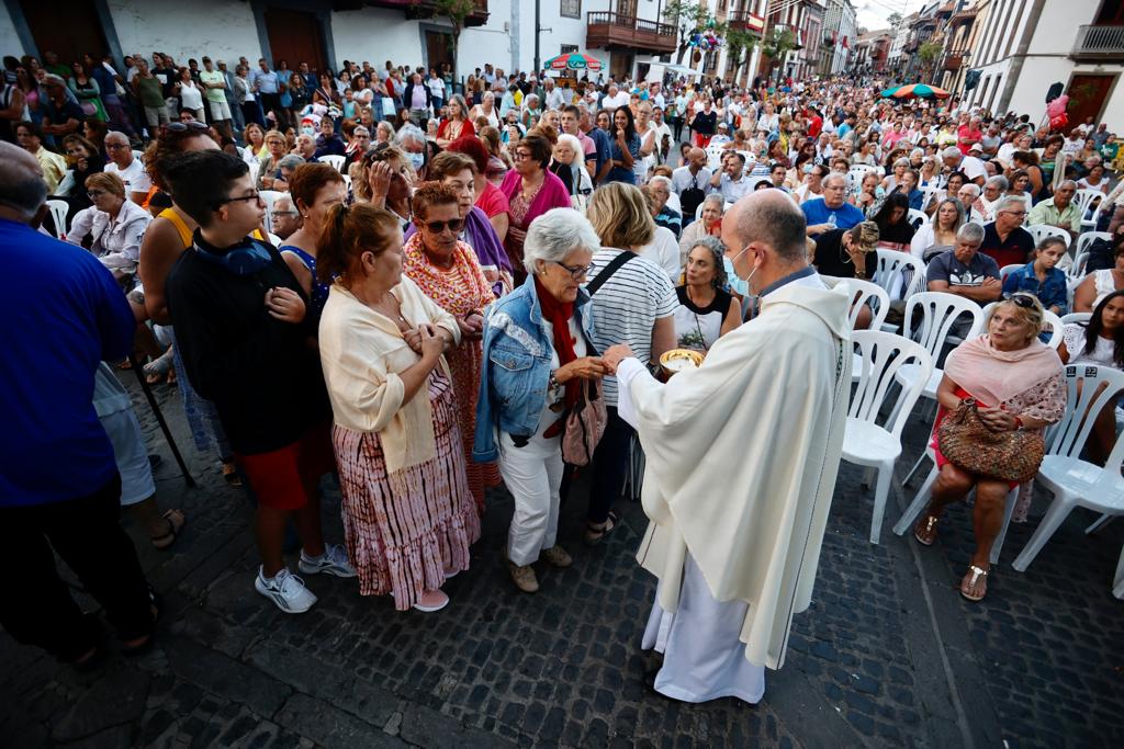 Fotos: Bajada de la Virgen del Pino de su camarín