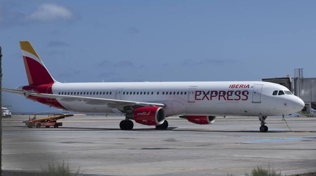 Iberia Express cancela vuelos entre Tenerife y Madrid en el último día de huelga
