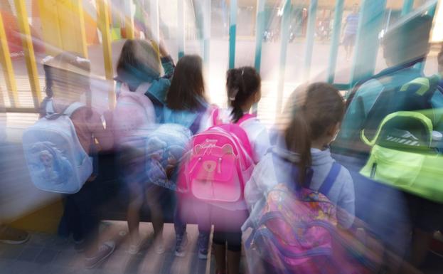 Sanidad lanza un protocolo de intervención ante el riesgo suicida en colegios