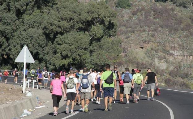 ¿Qué normas deben seguir los peatones y conductores en la peregrinación a Teror? 