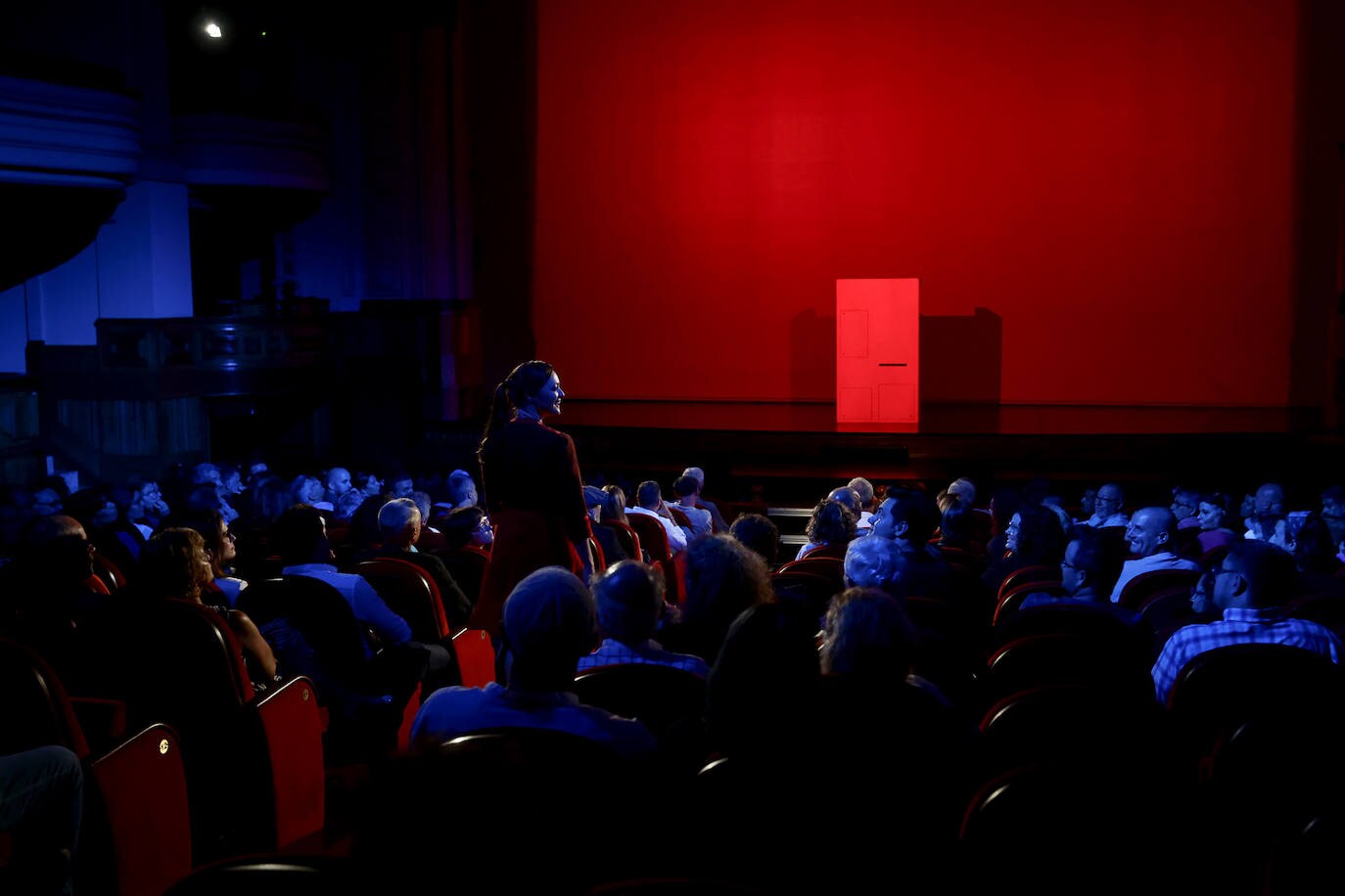 Fotos: Estreno de la obra de teatro «patriotas» en teatro perez galdos. 