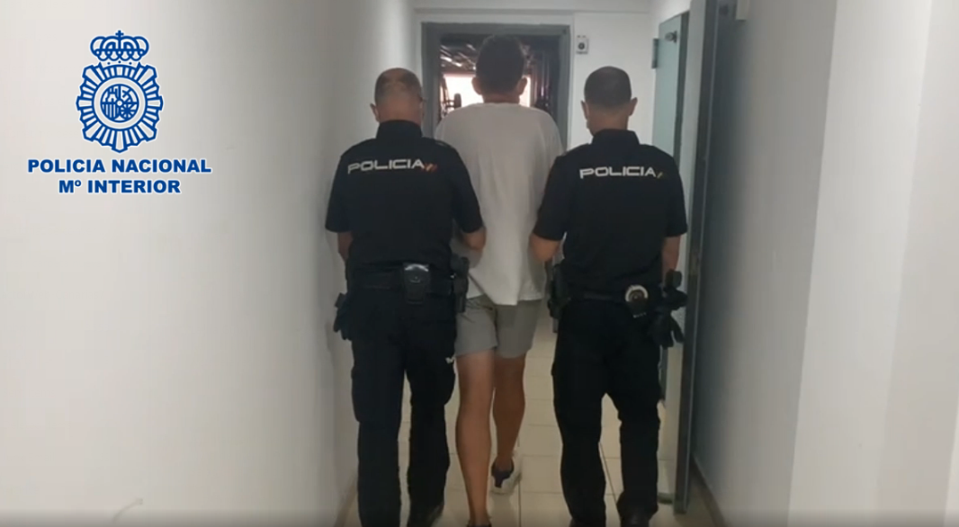 Durante la detención del hombre alemán, de 54 años, en Lanzarote. 