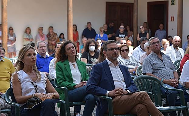 Lucas Bravo de Laguna, presidente insular de Unidos por Gran Canaria, en el cto de presentación del nuevo consejo local de Telde. 