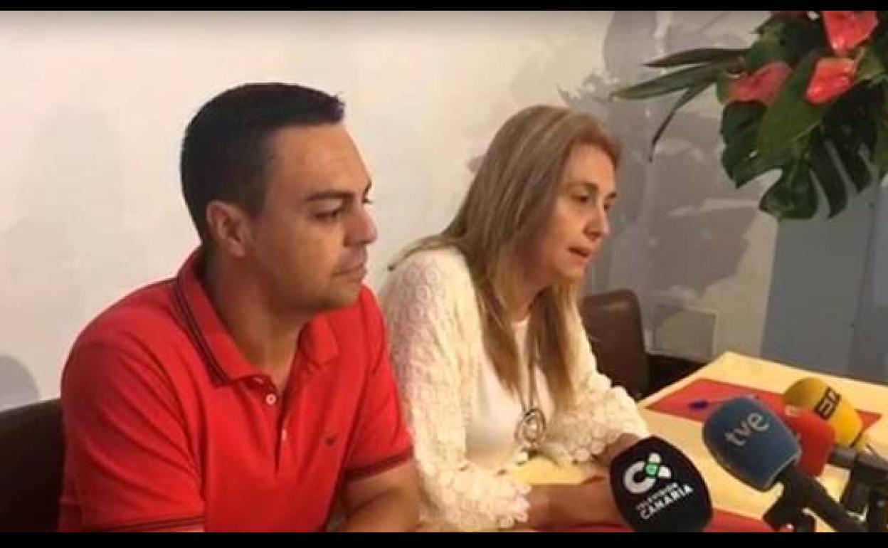 Los concejales Agustín Déniz y Soledad Hernández. 