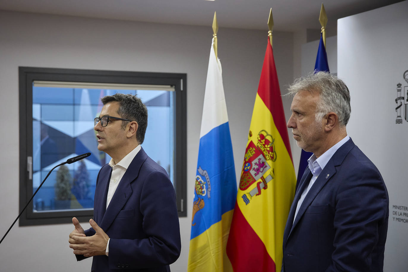 El ministro de la Presidencia, Félix Bolaños y el presidente de Canarias, Ángel Víctor Torres. 