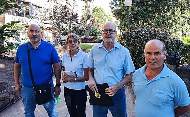 En la imagen, miembros de las asociaciones de taxis. 