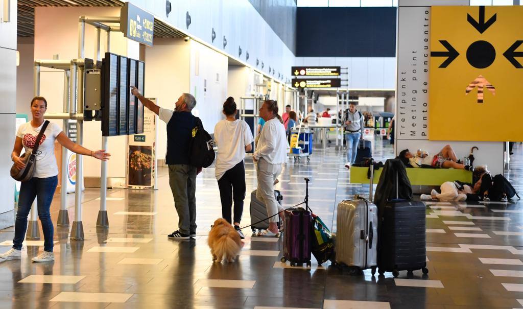 Fotos: Retrasos y cancelaciones en el aeropuerto de Gran Canaria por el paso de &#039;Hermine&#039;