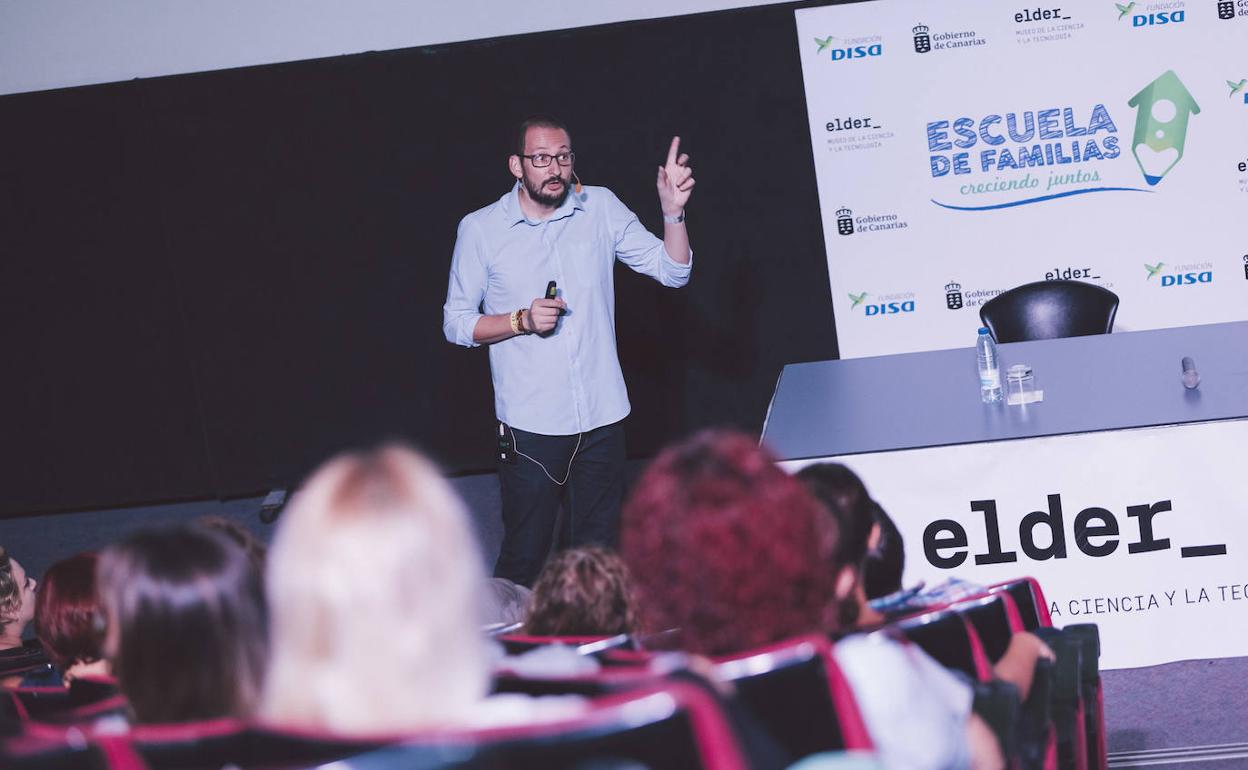 Vuelve la Escuela de Familias Fundación DISA