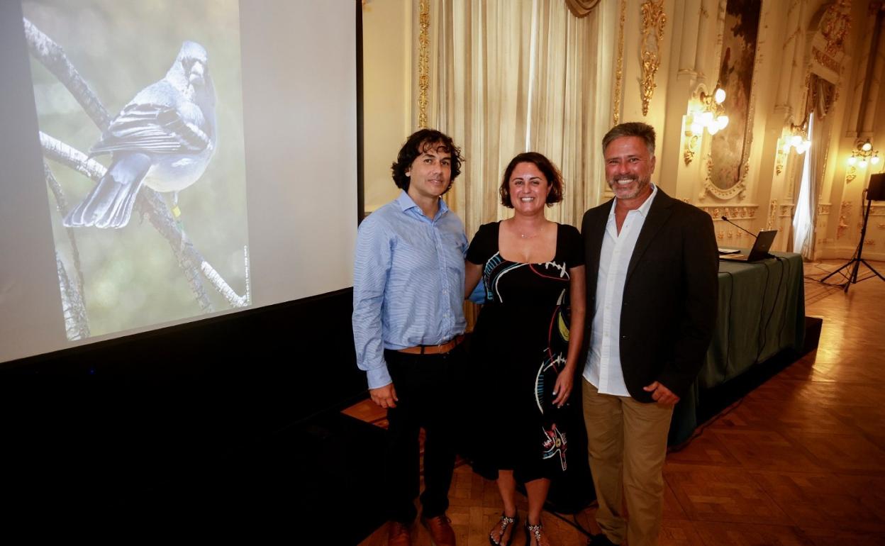 Presentación de SOS Pinzón Azul en el Gabinete Literario. 