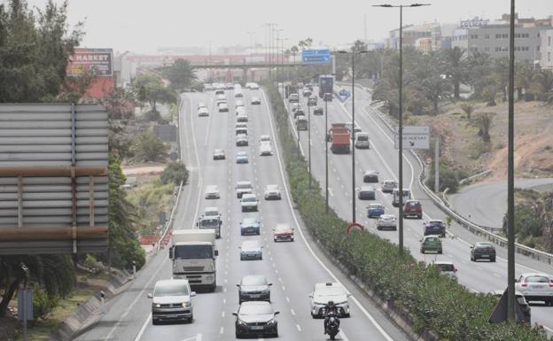 Imagen principal - Imágenes del carril de la GC-1 ya reabierta. 