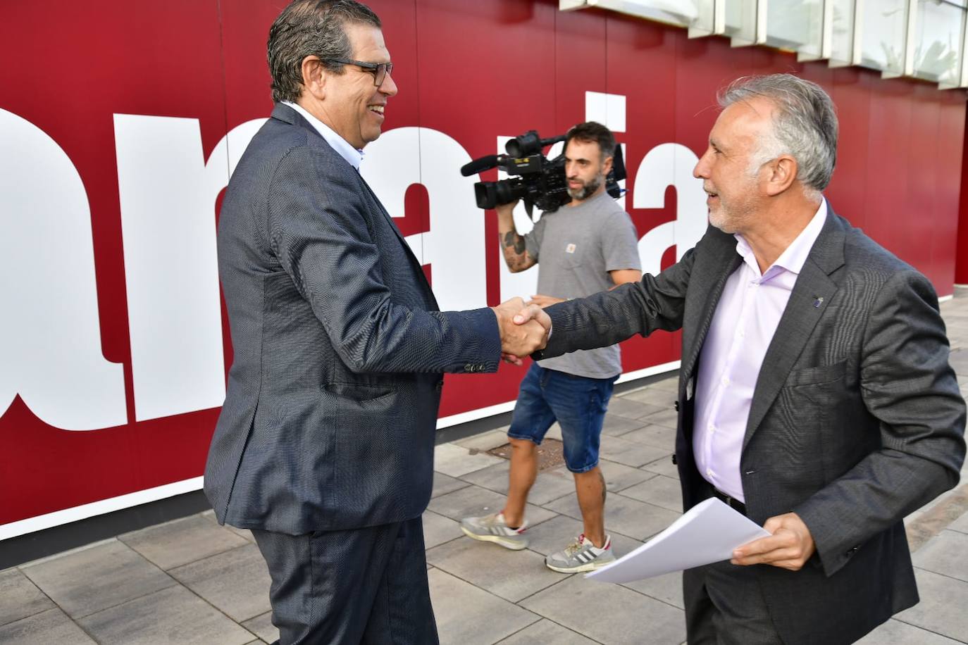 Fotos: Torres y Escrivá, en un foro de la APD en CANARIAS7