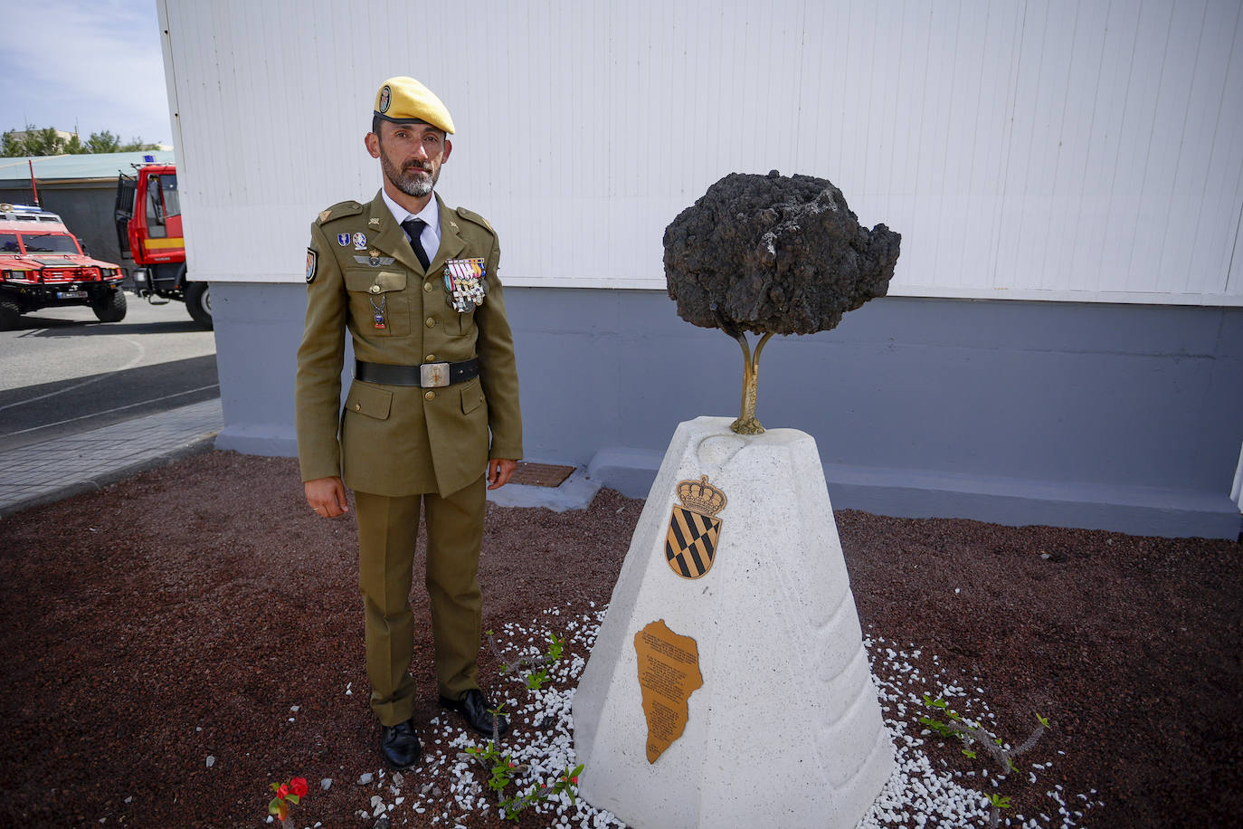 Fotos: Desfile de la UME por la festividad de Nuestra Señora del Rosario, su patrona
