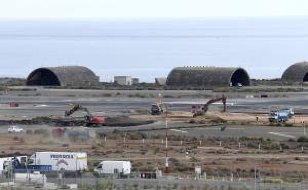 Las cuentas del Estado para 2023 reducen la inversión en los aeropuertos de las islas. 