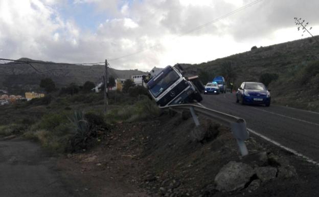 Imagen de archivo de un accidente en la carretera de San Lorenzo. 