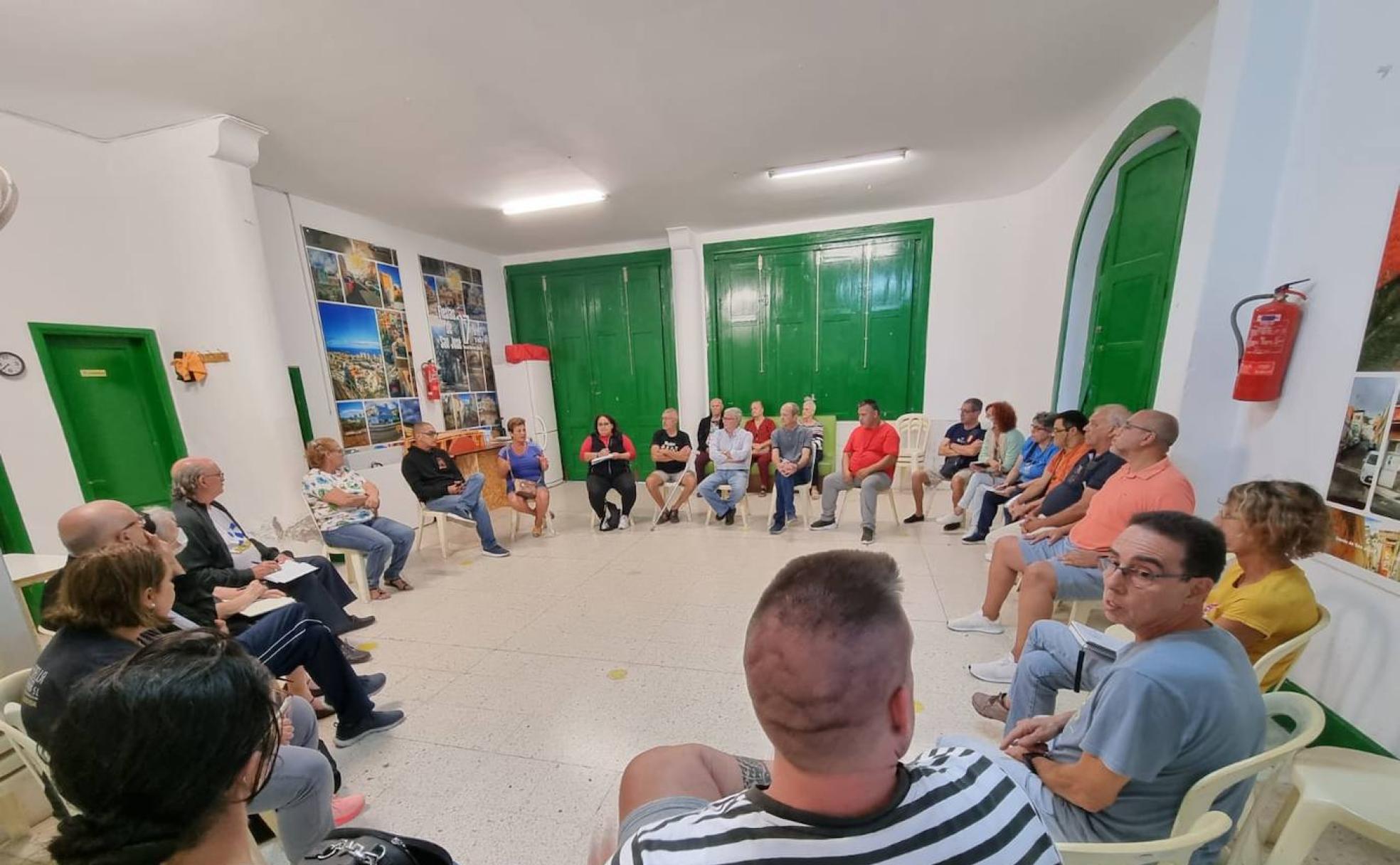 Un momento de la reunión de los representantes vecinales. 