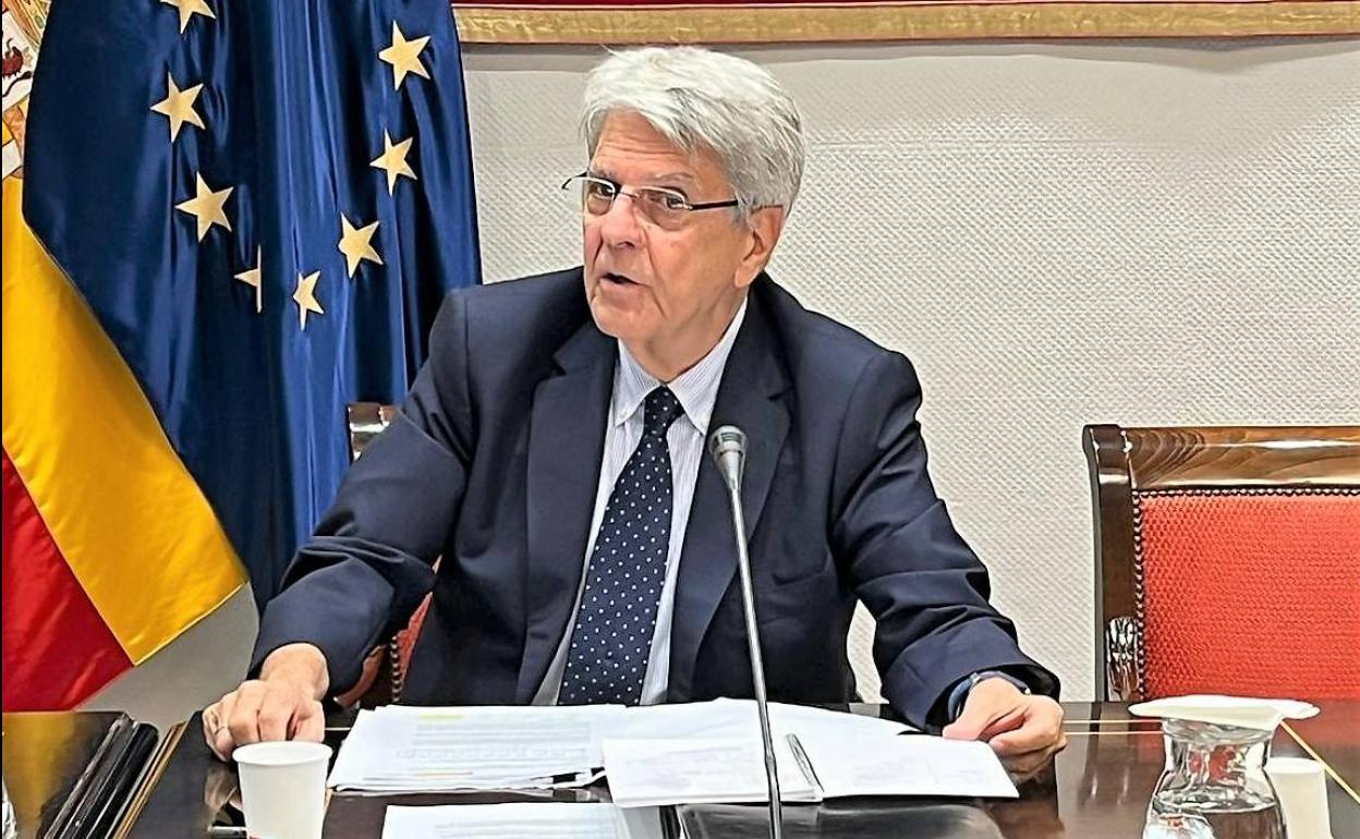 El consejero Julio Pérez, durante su comparecencia. 