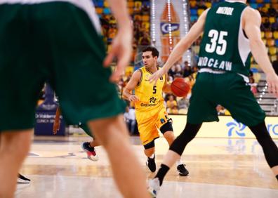 Imagen secundaria 1 - Slaughter decide para el Granca (92-81)