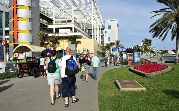 La reforma del centro comercial El Muelle se estanca en Puertos del Estado