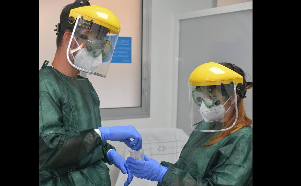 Sanidad notifica cinco fallecidos por la covid en los últimos seis días