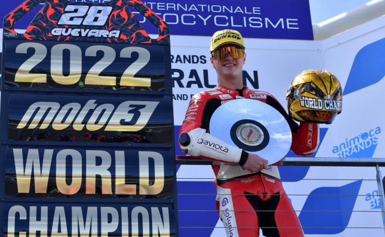 Izan Guevara, nuevo campeón del mundo de Moto3. 