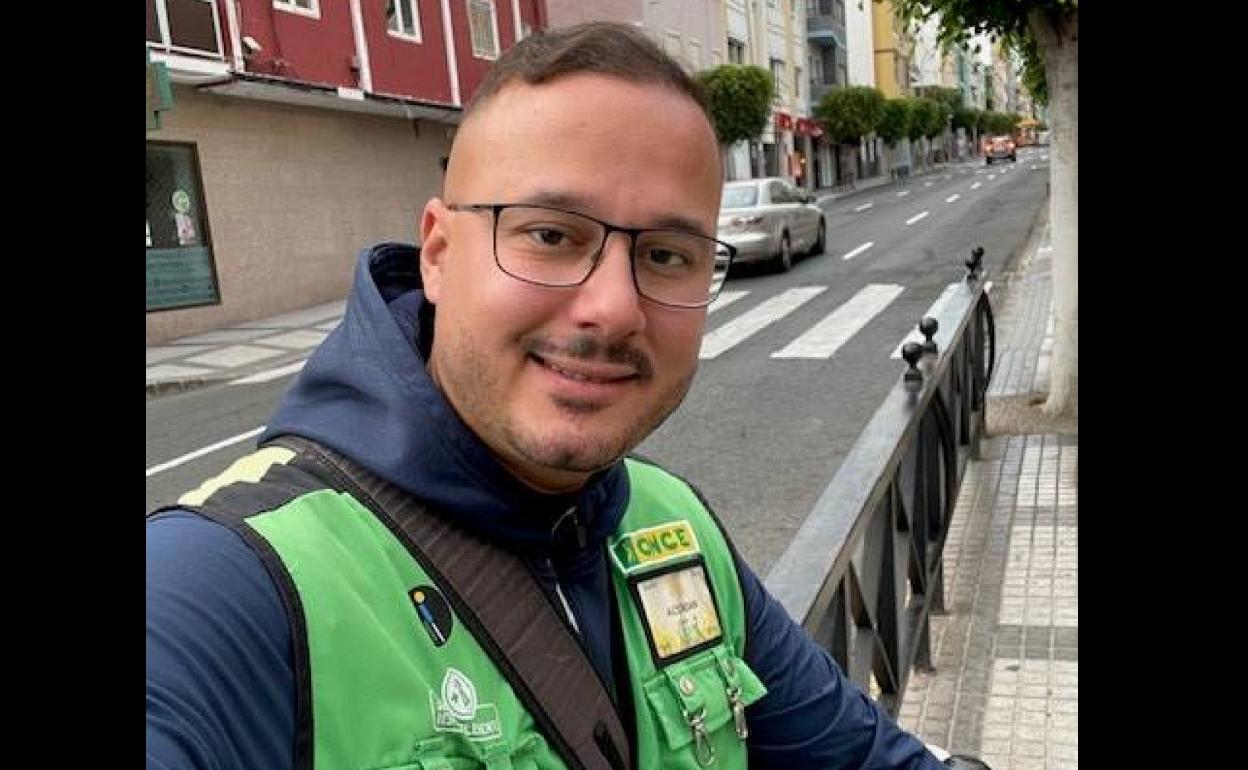 El vendedor Acoidán Roque Morales. 