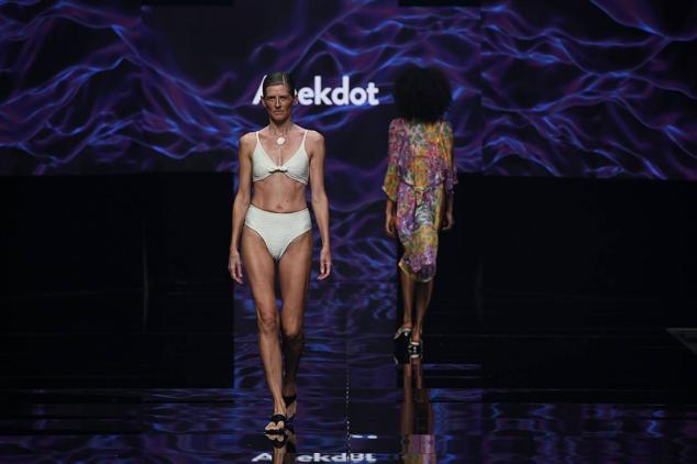 Fotos: Anekdot realza la belleza femenina con su colección en Moda Cálida