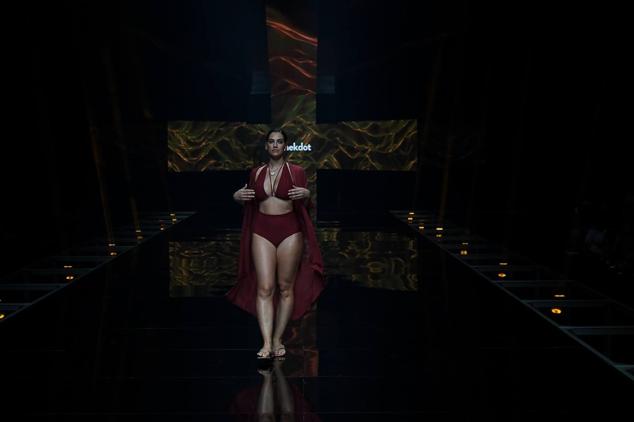 Fotos: Anekdot realza la belleza femenina con su colección en Moda Cálida