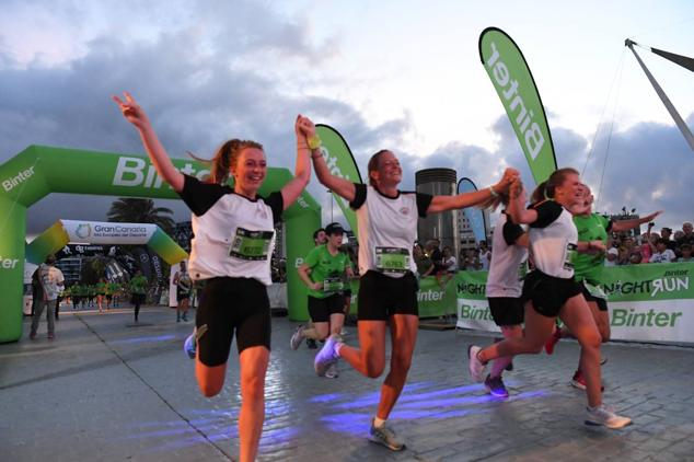 Fotos: La Binter Night Run corre por la capital grancanaria