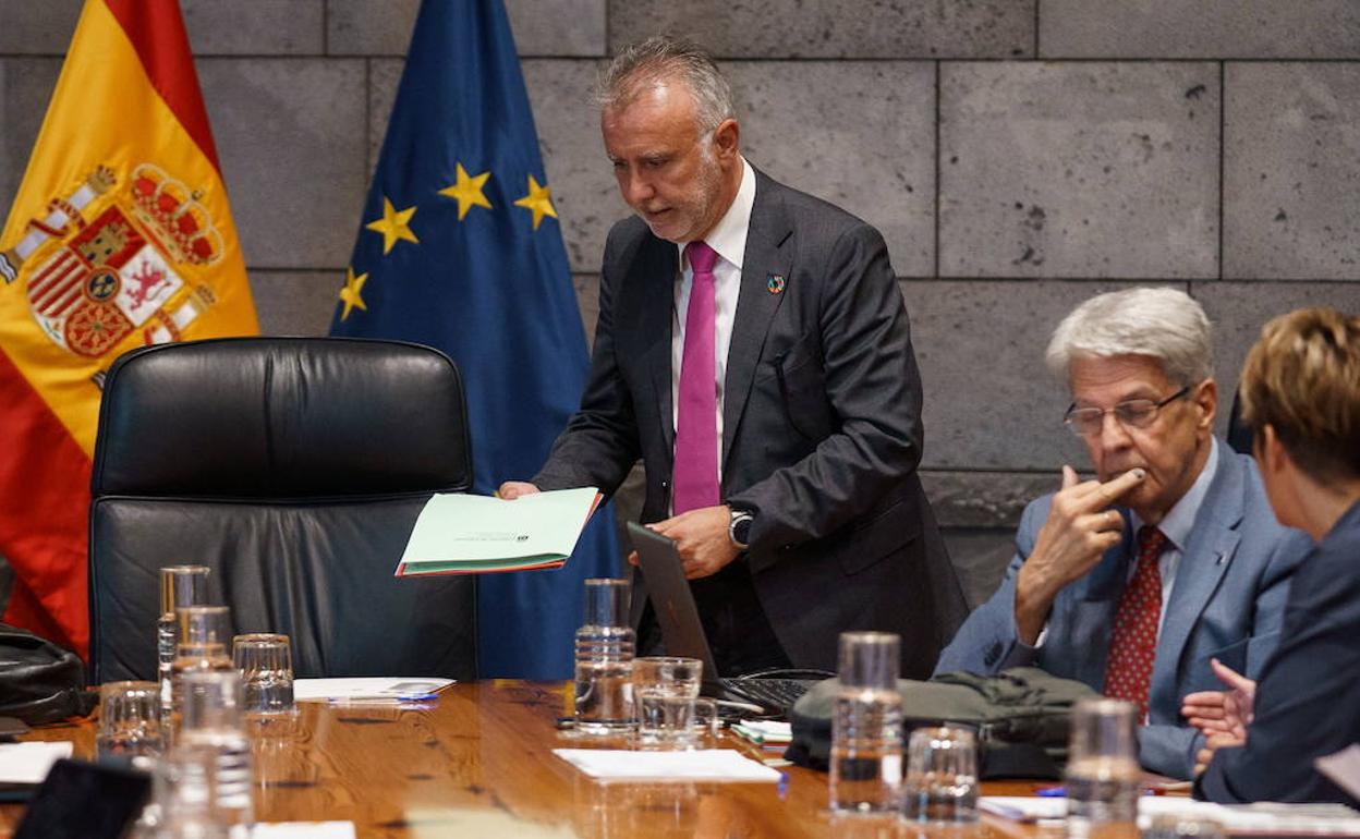 A pesar de su responsabilidad, Torres no tiene el sueldo más alto. 