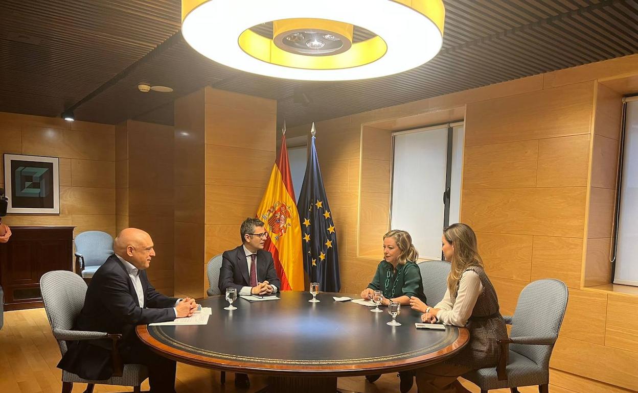 Imagen de la reunión que las diputadas de CC mantuvieron la semana pasada con el ministro Félix Bolaños