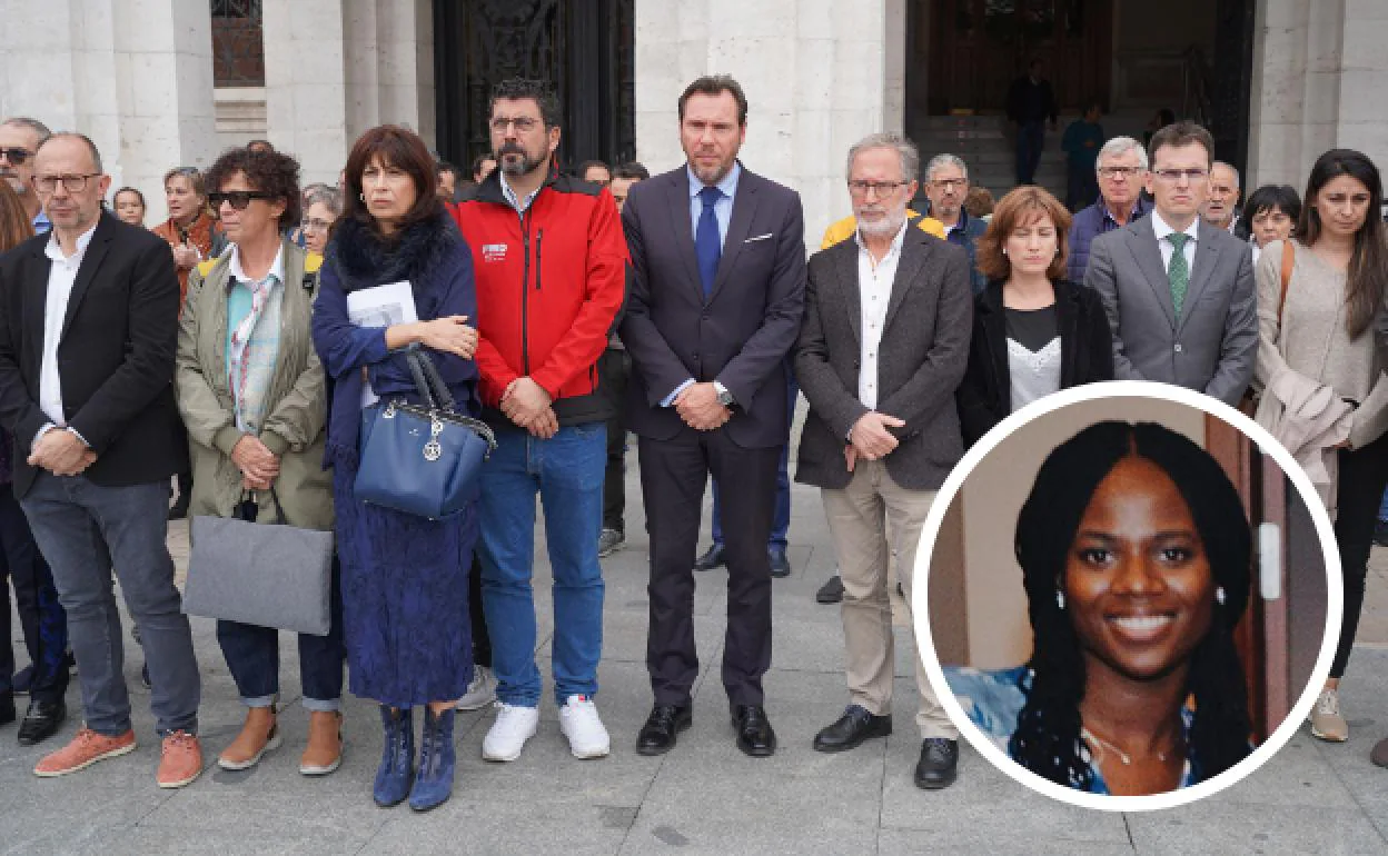 Minuto de silencio en el Ayuntamiento de Valladolid por la muerte de la joven, hija de un funcionario municipal que se jubilaba este viernes y la mujer asesinada.