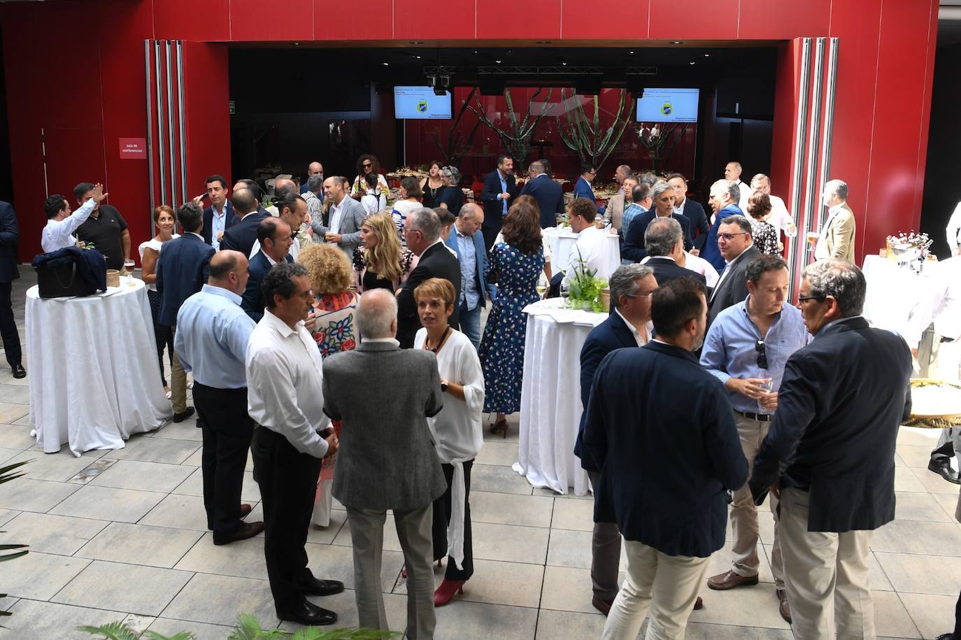 Fotos: Encuentro con el presidente de la Confederación Canaria de Empresarios, Pedro Ortega
